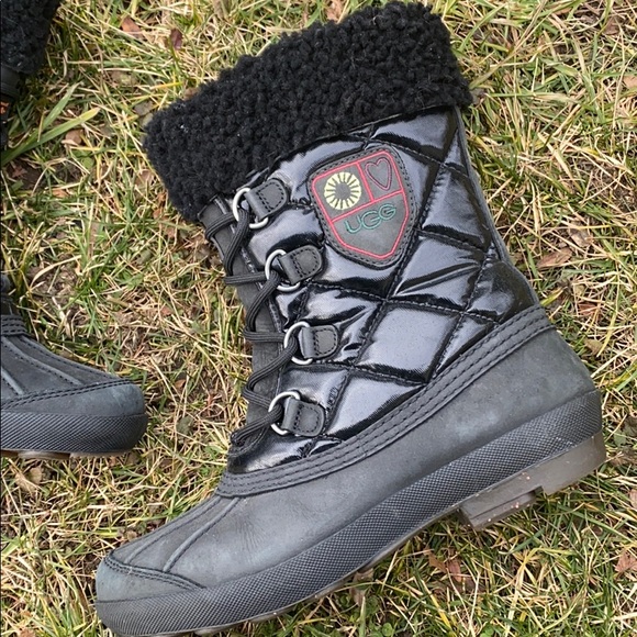 UGG AUSTRALIA Waterproof Boots 7.5 - Picture 2 of 8